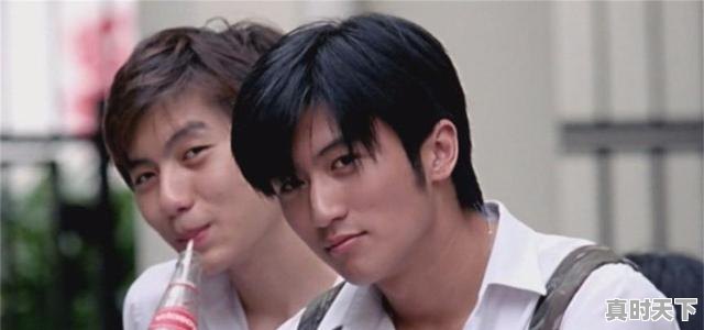 1、周星驰手拿火腿肠胸带大红花的那部电影叫什么名字,周星驰的最新电影叫什么名字来着 - 真时天下