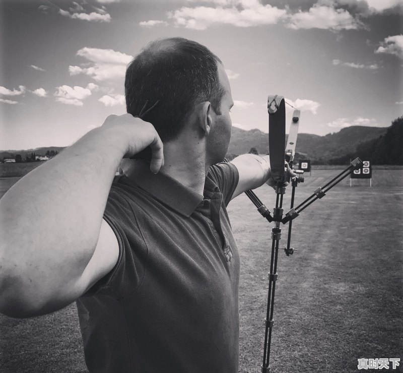 1、我买了件哥伦布家的滑雪服,说是防水5000透气5000不知道好不好,防不防风,耐不耐磨,和冲锋衣有什么区别吗_JAM是什么国家 - 真时天下