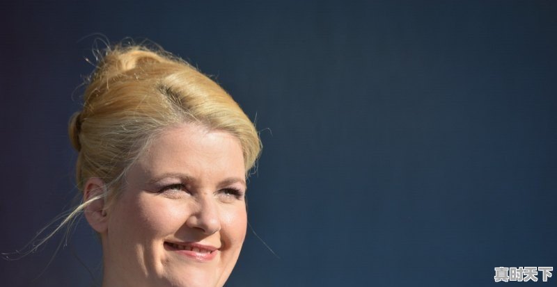 1、北京电影节主持人,第十届北京电影节明星红毯名单公布 - 真时天下