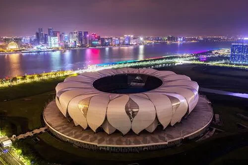 2、乌东战争一对恋人分别的电影,戛纳电影节乌克兰女子叫什么名字 - 真时天下