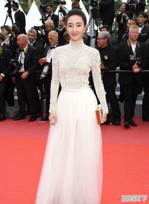 历届戛纳红毯上你见过最惊艳的女星是谁 - 真时天下