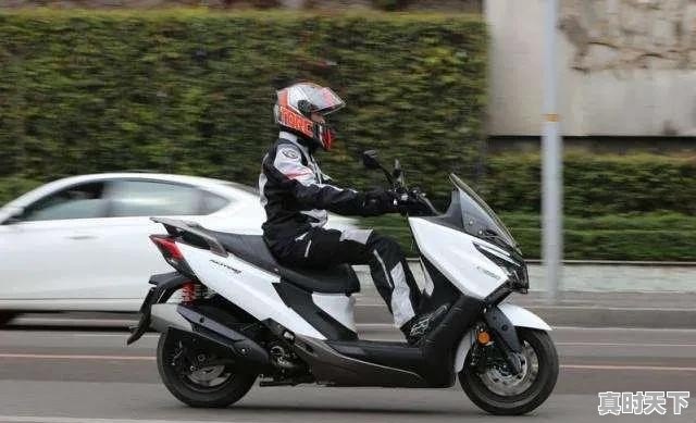 推荐一台3万左右,适合双人摩旅,骑和坐都相对舒适的摩托 - 真时天下