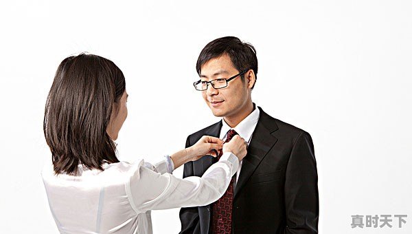 发现领导和女同事暧昧,撞见了,怎么办 - 真时天下